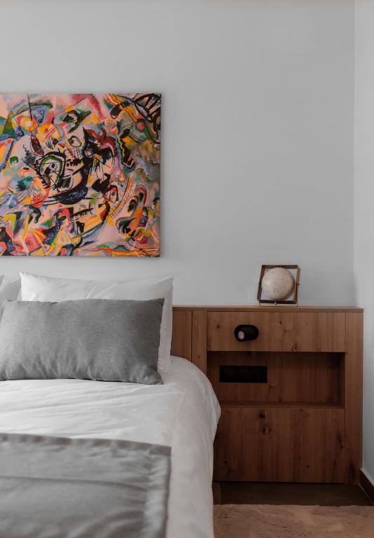 Κρεβάτι με Kandinsky art